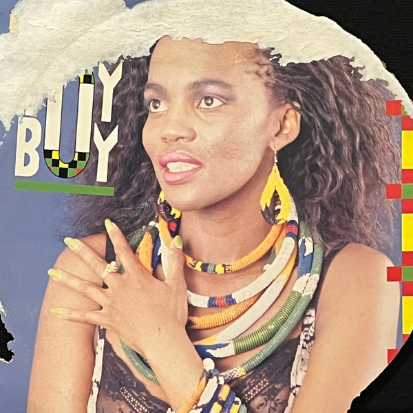 Liza Mezulu – Toy Boy